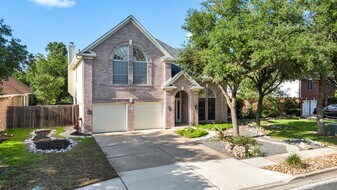 6806 Thistle Hill Way in Austin, TX - Building Photo