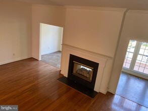 9408 Regency Crest Dr in Vienna, VA - Building Photo - Building Photo