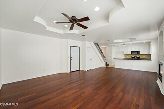 5224 Corteen Pl in Los Angeles, CA - Building Photo - Building Photo