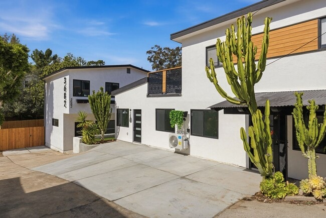 3684 Curlew St in San Diego, CA - Building Photo - Building Photo