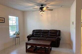 314 NE 5th Pl in Florida City, FL - Building Photo - Building Photo