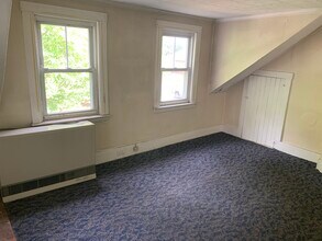 1175 Broadway, Unit 1175 Broadway #2 in South Portland, ME - Building Photo - Building Photo