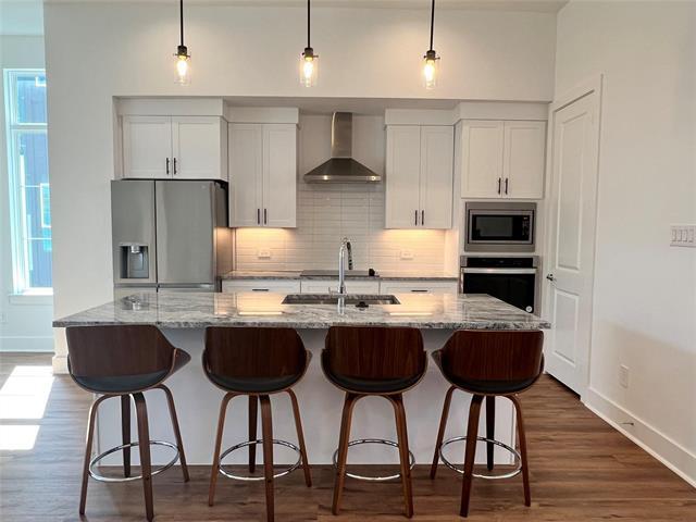 13325 Bee St in Farmers Branch, TX - Building Photo