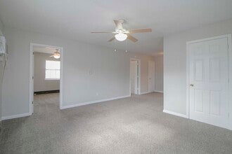24-424 Thompsonville Ln in Oak Grove, KY - Building Photo - Building Photo