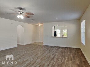 4991 Windbourne Way in St. Cloud, FL - Foto de edificio - Building Photo