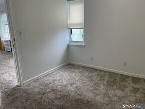 34 Standish Rd in Stamford, CT - Building Photo - Building Photo