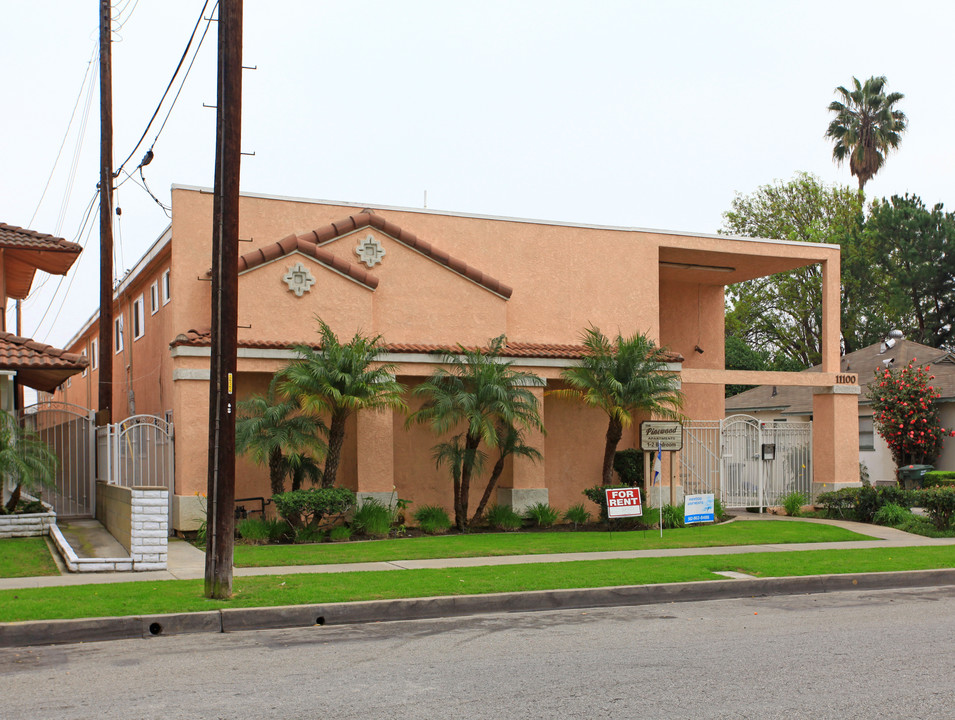 Pine Crest Apartments in Downey, CA - Building Photo