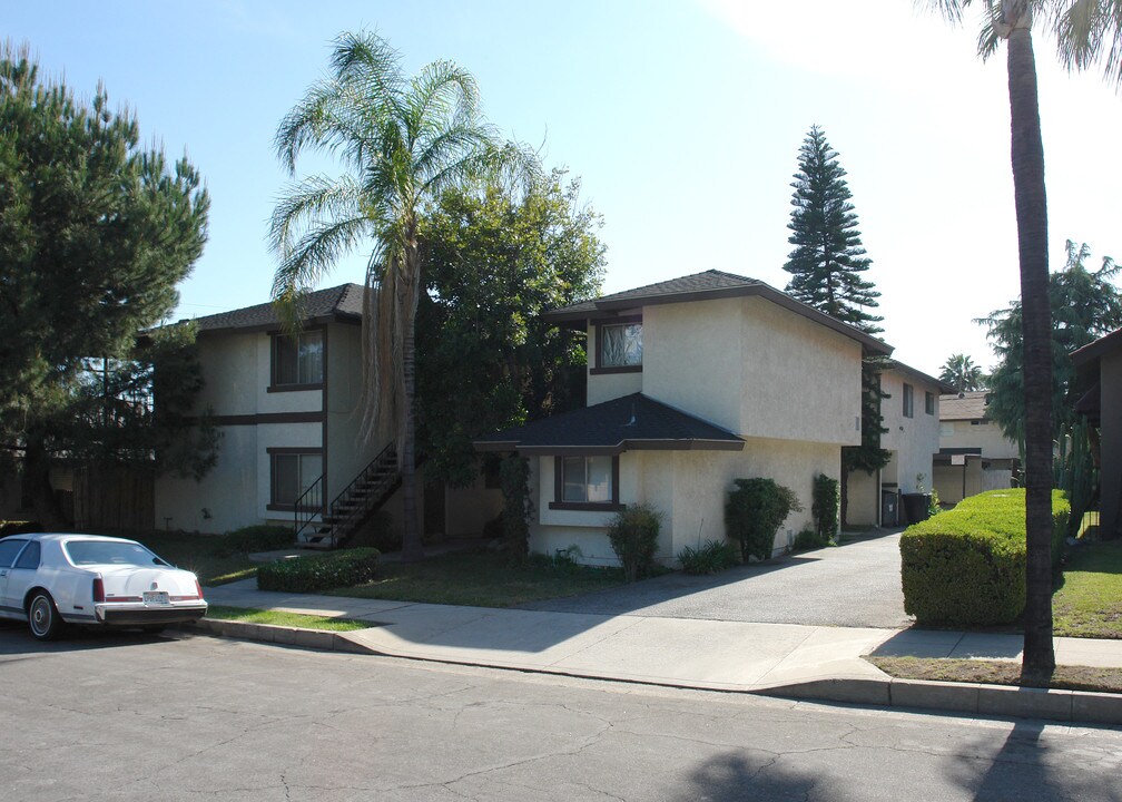 121 Stedman Pl in Monrovia, CA - Foto de edificio