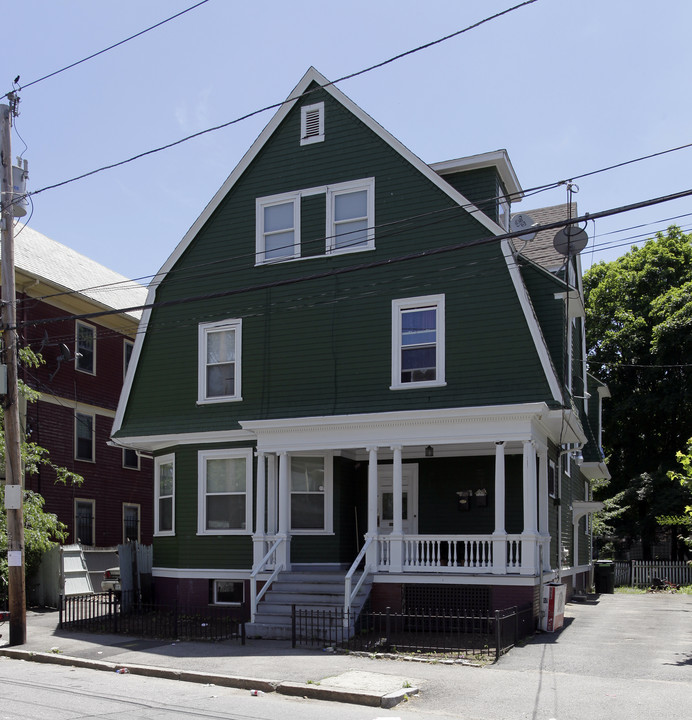 108 Comstock Ave in Providence, RI - Building Photo