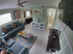 6101 Rodman St in Hollywood, FL - Building Photo - Building Photo