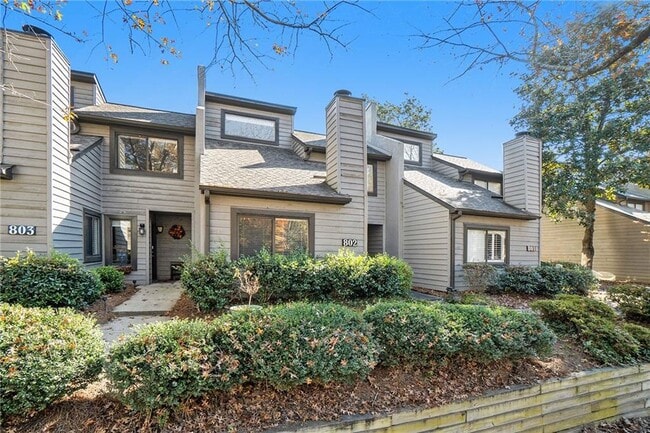 802 Cedar Chase Cir NE in Atlanta, GA - Foto de edificio - Building Photo