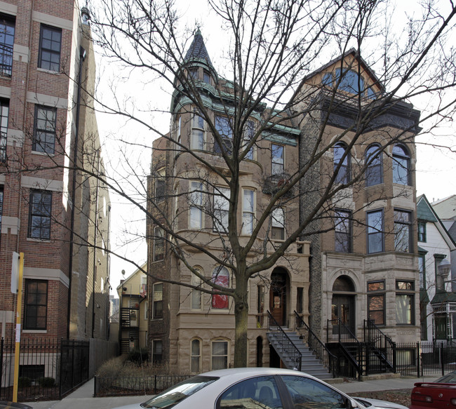 905 W Fletcher St in Chicago, IL - Foto de edificio - Building Photo