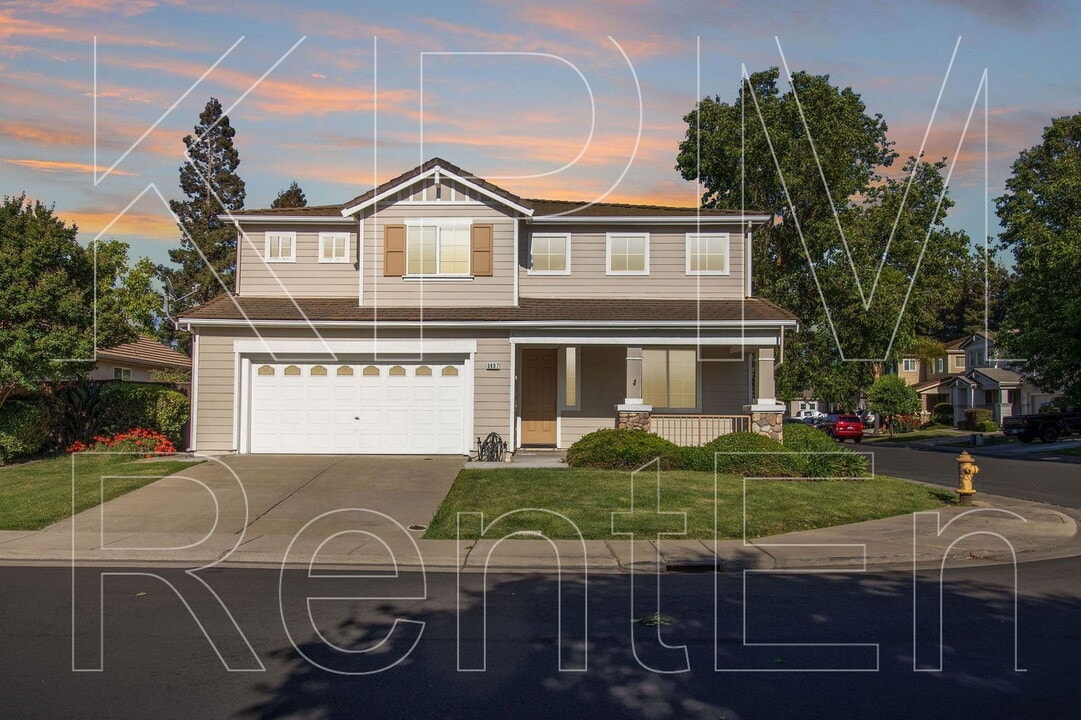 3807 Spring Meadow Ln in Stockton, CA - Building Photo