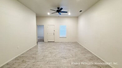 1102 N 7th St in Wolfforth, TX - Building Photo - Building Photo