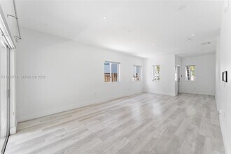 379 NE 31st Ave in Homestead, FL - Building Photo - Building Photo