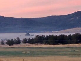 23131 N Poe Valley Rd in Klamath Falls, OR - Building Photo
