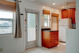 2111 NE 1st Ct in Boynton Beach, FL - Building Photo - Building Photo