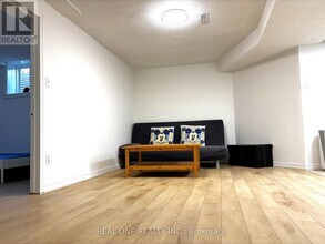 684 Savoy Crescent in Mississauga, ON - Building Photo - Building Photo