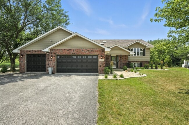 property at 22 Summerhill Dr