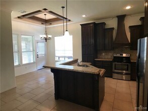 2213 N Opal St in Edinburg, TX - Building Photo - Building Photo