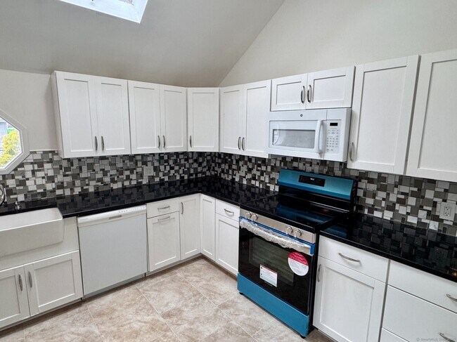 46 Forest St in Torrington, CT - Building Photo - Building Photo
