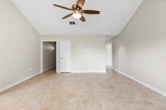 128 Dallas St in Angleton, TX - Building Photo - Building Photo