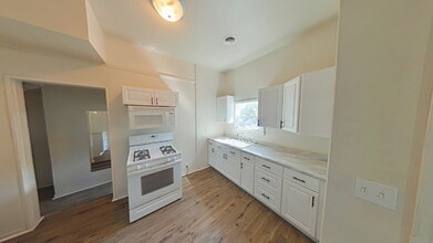 219 S Main St in Romeo, MI - Foto de edificio - Building Photo