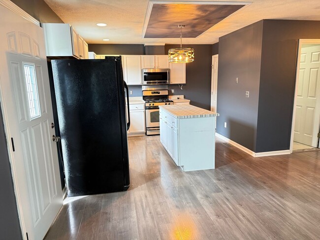1105 Shelbourne Dr in Normal, IL - Building Photo - Building Photo