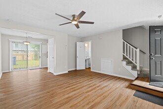 908 Spinnaker Ct in Chesapeake, VA - Foto de edificio - Building Photo
