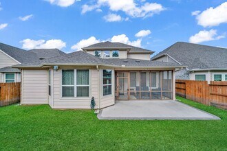 2030 Woodland Pine Ct in Conroe, TX - Building Photo - Building Photo