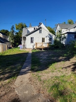 38 Grove St NE in Grand Rapids, MI - Building Photo