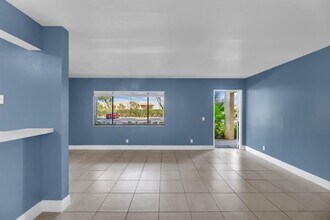 504 Meadows Cir in Boynton Beach, FL - Building Photo - Building Photo