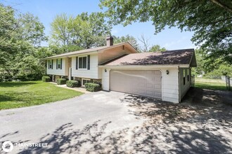 122 Della Dr in Fenton, MO - Building Photo - Building Photo