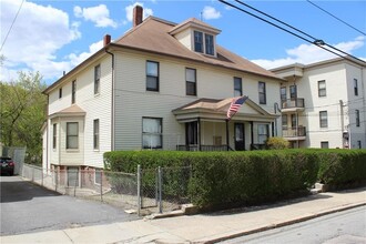 318 3rd Ave in Woonsocket, RI - Building Photo - Building Photo