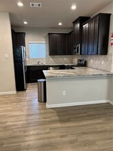 6511 Wenlock Dr in Houston, TX - Building Photo - Building Photo