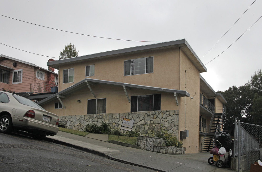 3231 Prentiss St in Oakland, CA - Building Photo