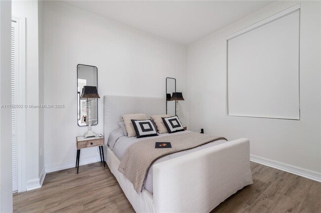 1805 Ponce de Leon Blvd, Unit 525 in Coral Gables, FL - Building Photo - Building Photo