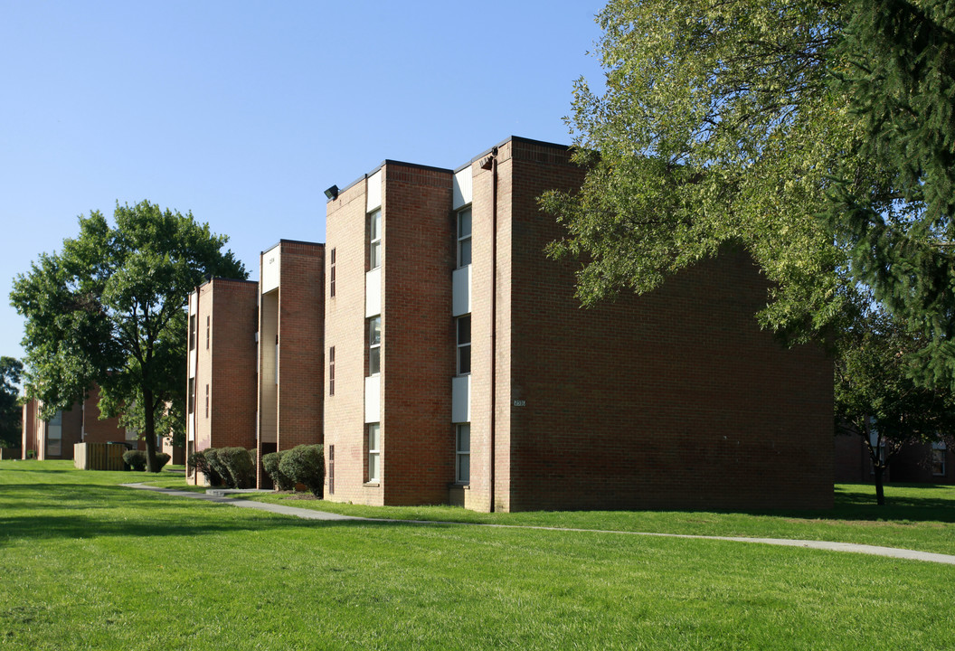 Orchardcrest Apartments in Winchester, VA - Building Photo