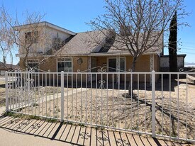 5530 Venezuela Rd in El Paso, TX - Building Photo