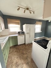 908 Hillside Dr in Bettendorf, IA - Building Photo - Building Photo