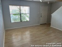 15 McLennan Oak in San Antonio, TX - Foto de edificio - Building Photo