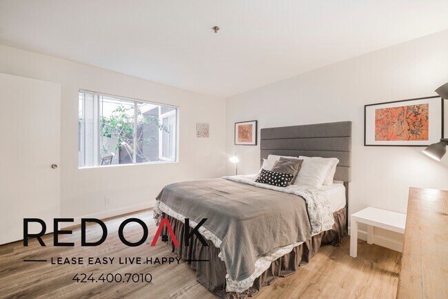 1755 El Cerrito Pl in Los Angeles, CA - Building Photo - Building Photo