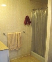 979 Chestnut St in Newton, MA - Foto de edificio - Building Photo