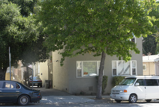 2846 Macarthur Blvd in Oakland, CA - Foto de edificio - Building Photo