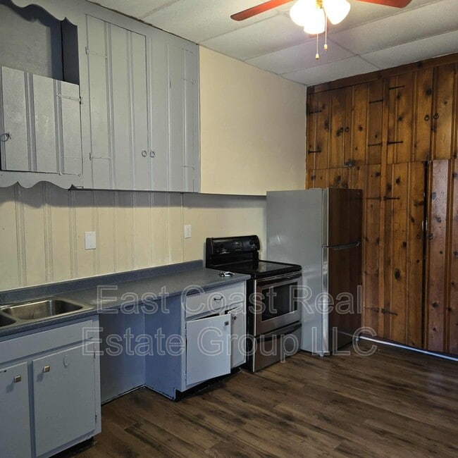 5 E Lee St in Hagerstown, MD - Building Photo - Building Photo