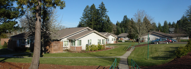 Veneta Villa in Veneta, OR - Building Photo - Building Photo