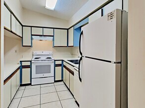 32827 Blossom Ln in Leesburg, FL - Building Photo - Building Photo