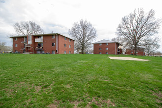 Meadow Village Apartments in Indianola, IA - Foto de edificio - Building Photo