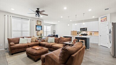2437 Hiddenbrooke Trace in Seguin, TX - Building Photo - Building Photo