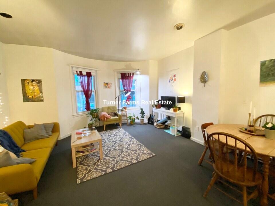 30 S Huntington Ave in Boston, MA - Foto de edificio